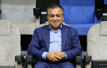 تاجرنیا: تمام وقتم برای استقلال است