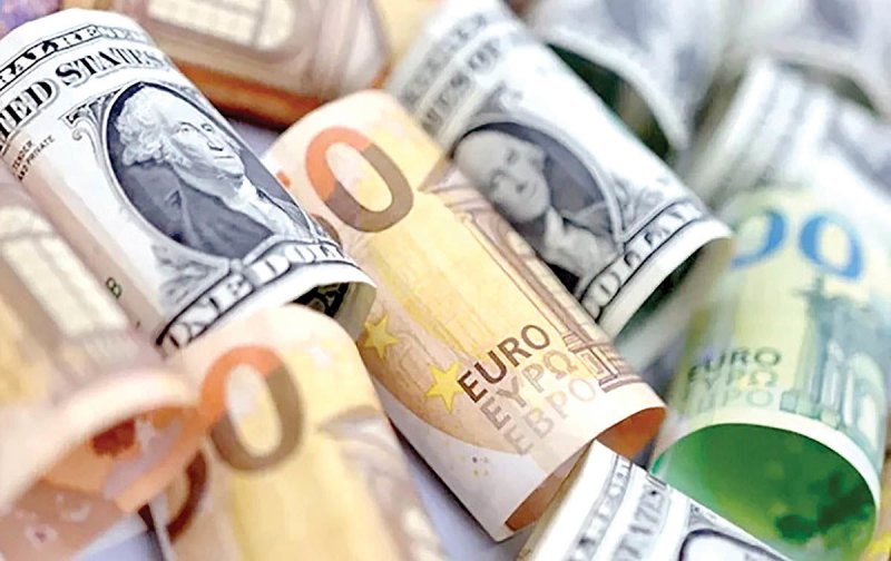 نرخ ارز در بازارهای مختلف 24 مهرماه/ دلار و یورو چند؟