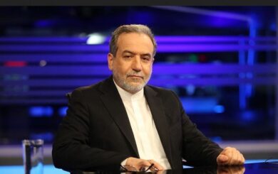 عراقچی: به تصمیم گروههای مقاومت احترام میگذاریم / خارج از مسئله هستهای با آمریکا مذاکرهای نداشتهایم/ ۲۰ میس کال وزیر خارجه ترکیه دروغ است!