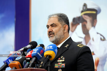 بازدید فرمانده نیروی دریایی ارتش از آمادگی عملیاتی ایستگاه دریایی خارک/ ادامه پشتیبانی و تقویت توان رزمی نیروها