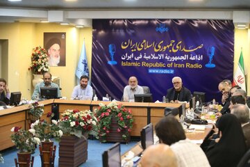 مدیر مرکز شعر و موسیقی و سرود سازمان صداوسیما مدعی شد: هیچ خوانندهای در کشور به لحاظ شخصی ممنوع نیست