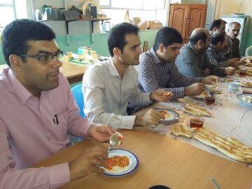 صرف صبحانه در ساعات اداری ممنوع است