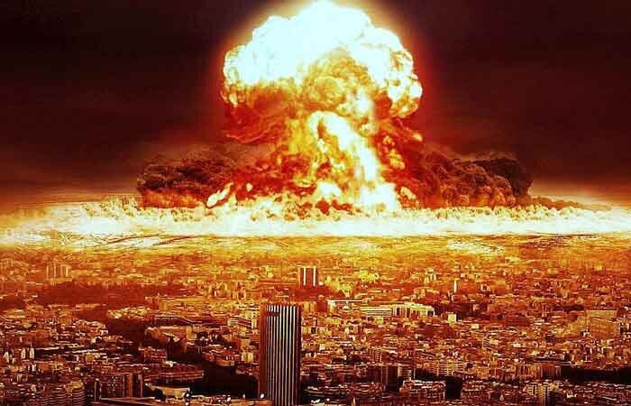 انفجار بمب اتم
