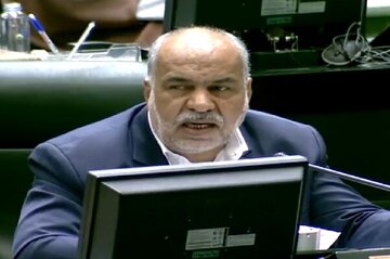 اگر قادر به رفع مشکلات آب نیستید از مردم بخواهید تا دعای باران بخوانند!/ نماینده مجلس دوازدهم به چه کسی کنایه زد؟