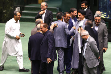 نامه هشدار تورمی ۵۱ نماینده به مسئولان ارشد نظام+جزئیات