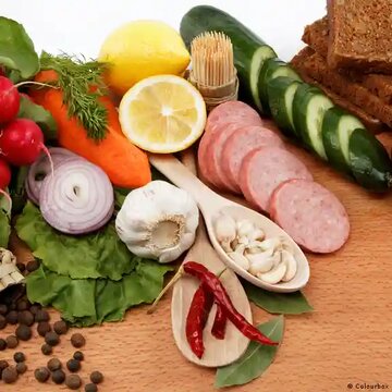 غذاها چطور شما را خوشبوتر و جذابتر میکنند؟/ دو مسیر اصلی تاثیر غذا بر بوی بدن