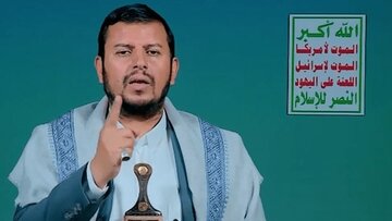 رهبر انصارالله هشدار داد: دشمن، حمایت ایران از اعراب را تحریف میکند؛ گویی عربها هیچ نقشی در این مناقشه ندارند