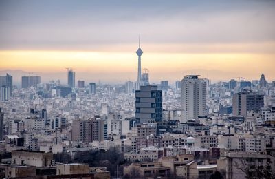 زمان مناسب خرید مسکن توسط «خریداران مصرفی» | یزدانی: بازار مسکن با فروش متری و سانتیمتری از رکود خارج نمیشود