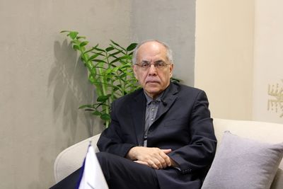 کوروش احمدی: ریاضت اقتصادی از خود دولت شروع شود | نظام سیاسی جزیره ای مانع اصلاحات اقتصادی است