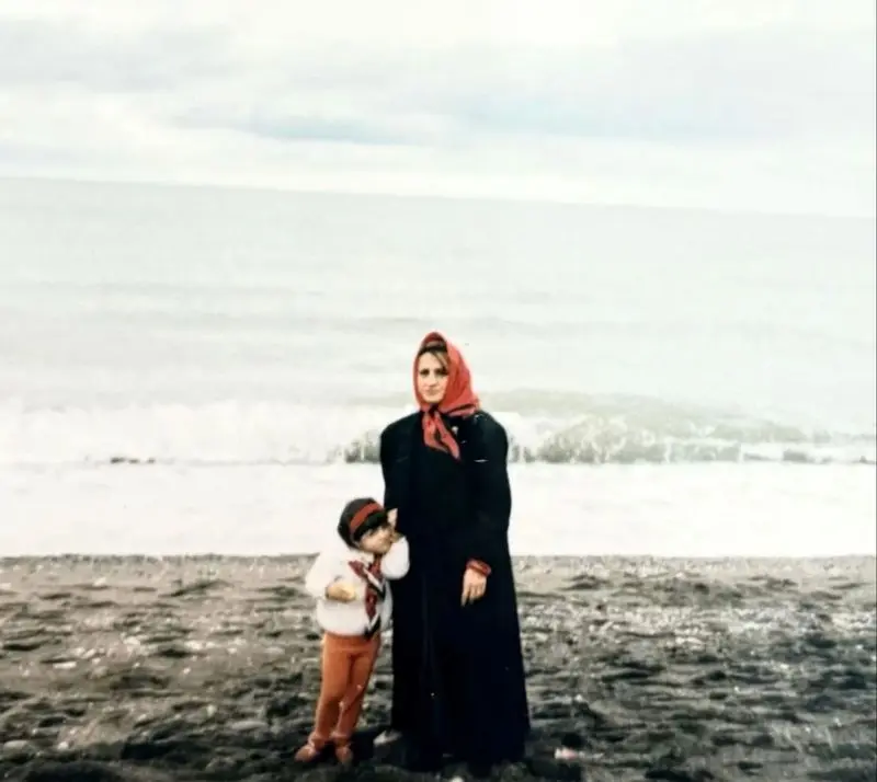 ناهید مسلمی و دخترش