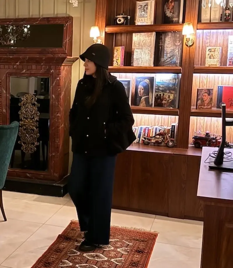 استایل مشکی هلیا امامی