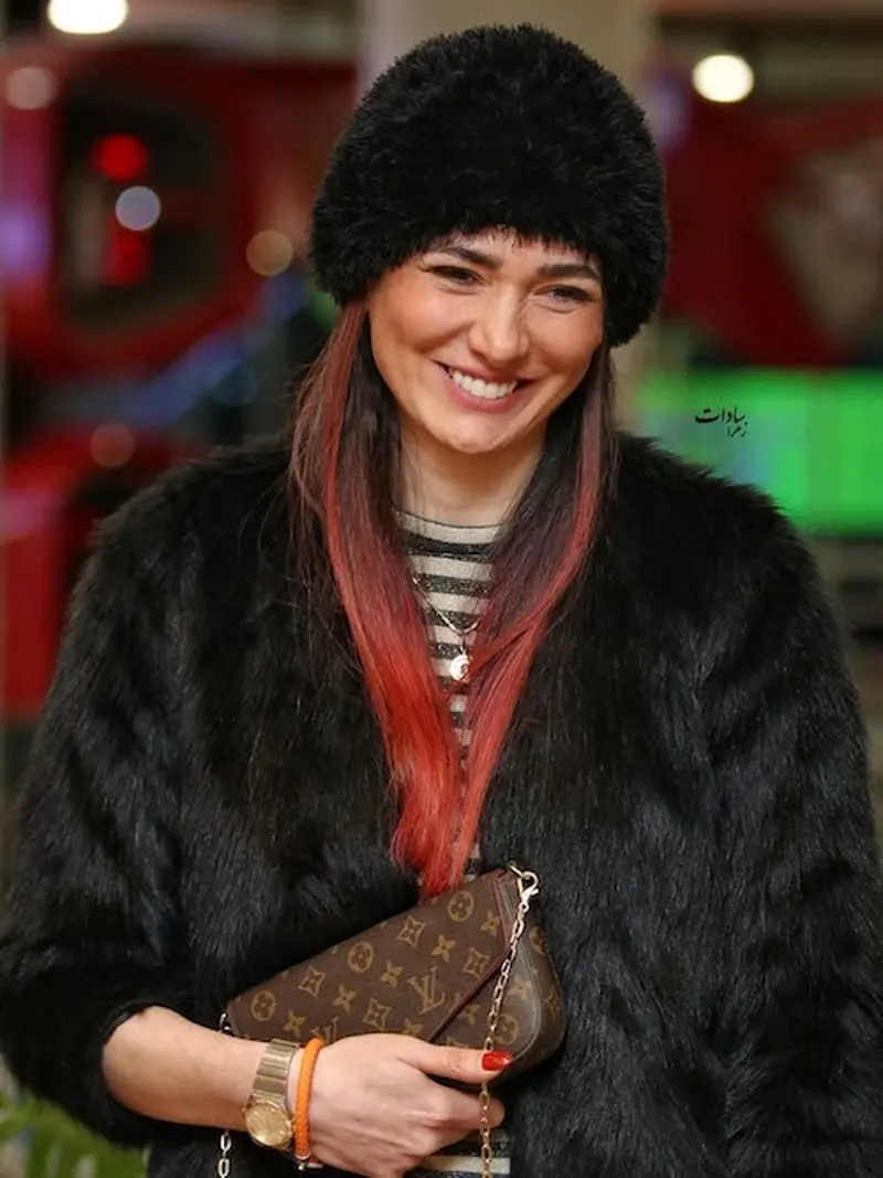 موهای قرمز مینا وحید