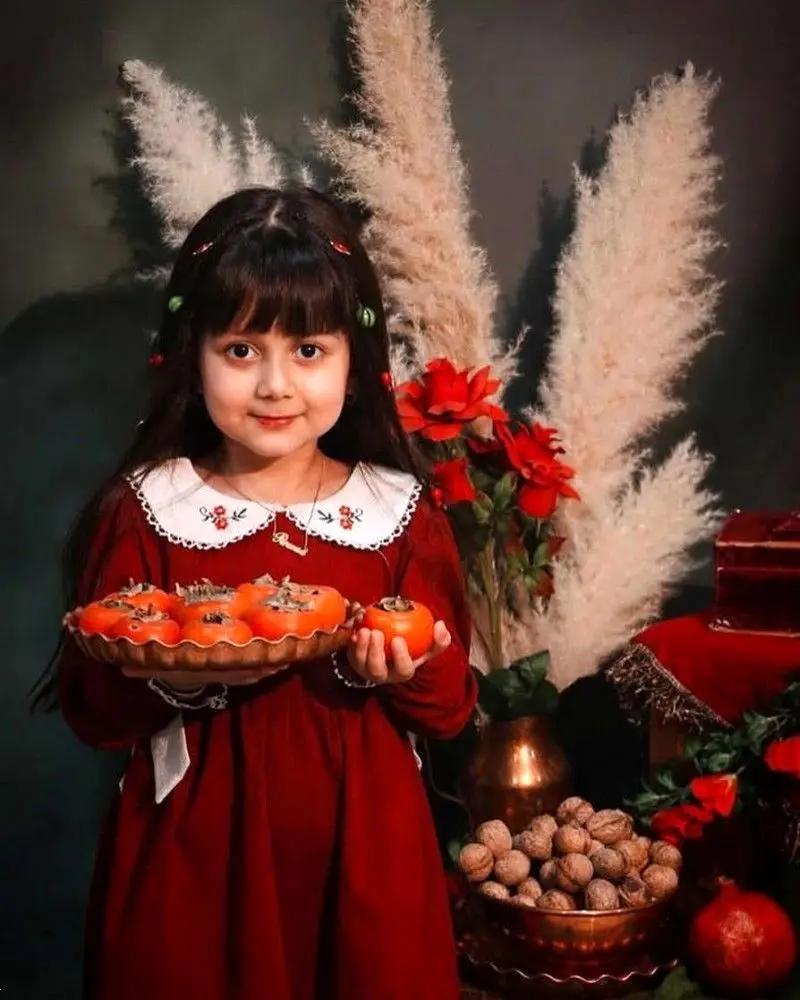 لباس یلدا کودک | لباس کودک یلدایی 1404 دخترانه و پسرانه قرمز و سبز مناسب عکاسی