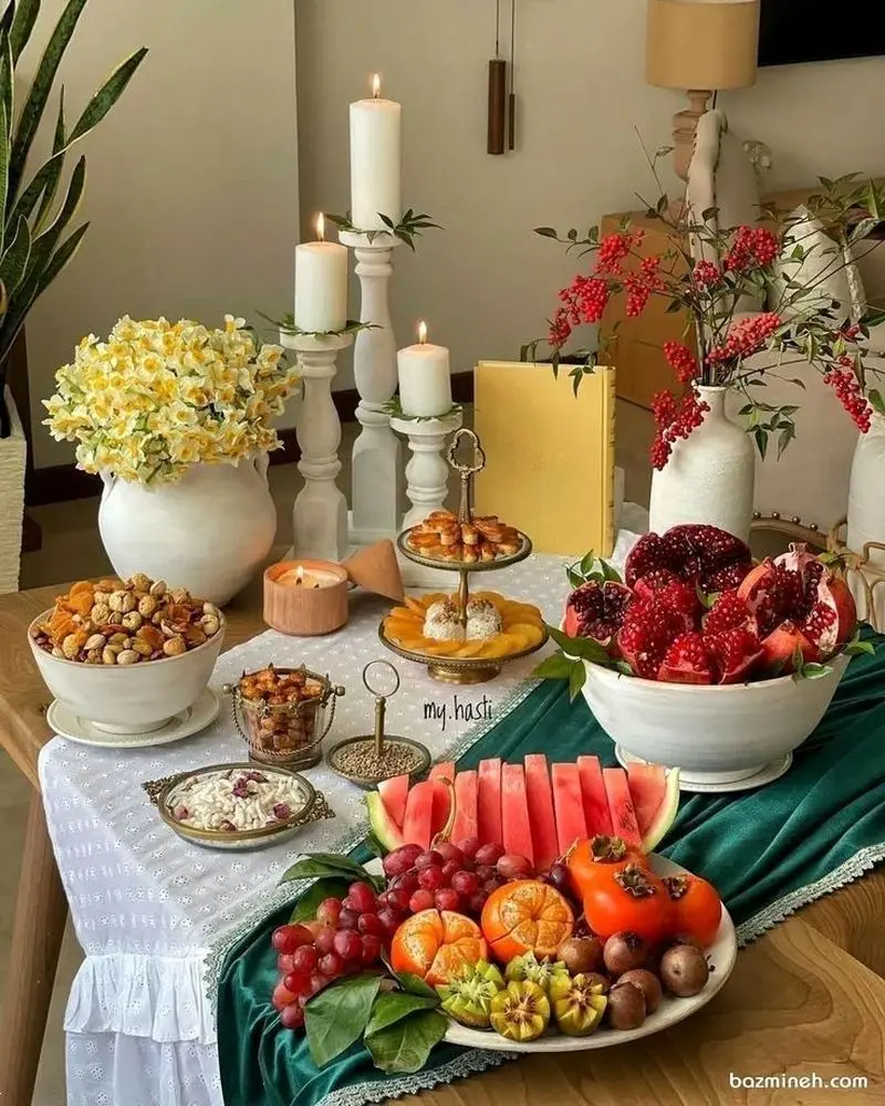 ایده چیدن میز شب یلدا | ۳۰ ایده چیدن میز شب یلدا شیک و عروسپسند ترند ۱۴۰۴ با چیدمانی باکلاس و خیرهکننده!