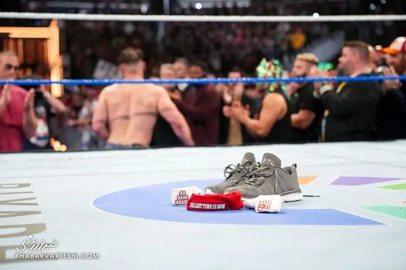 کفش و دستبندهای جان سینا