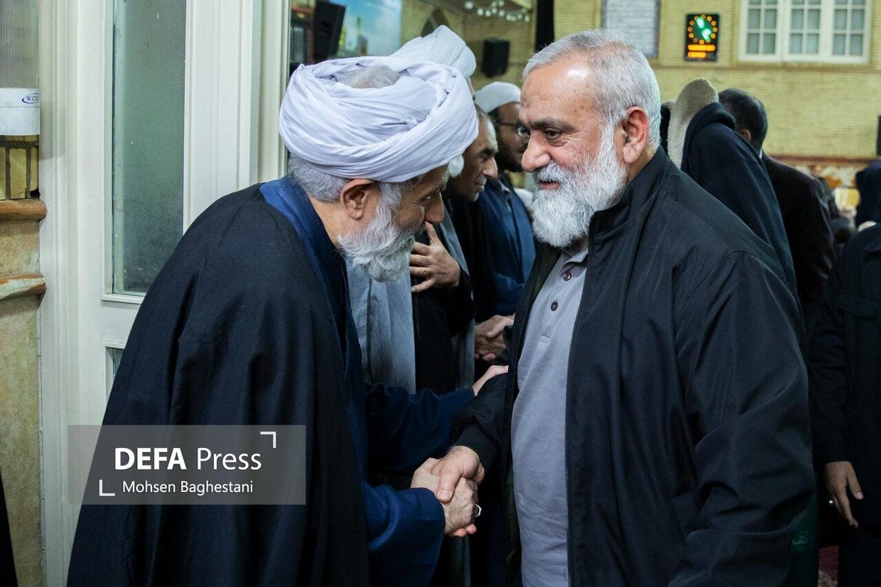 فرماندهان سپاه در مراسم ترحیم پدر حسین طائب/ حداد عادل و مخبر هم بودند + عکس