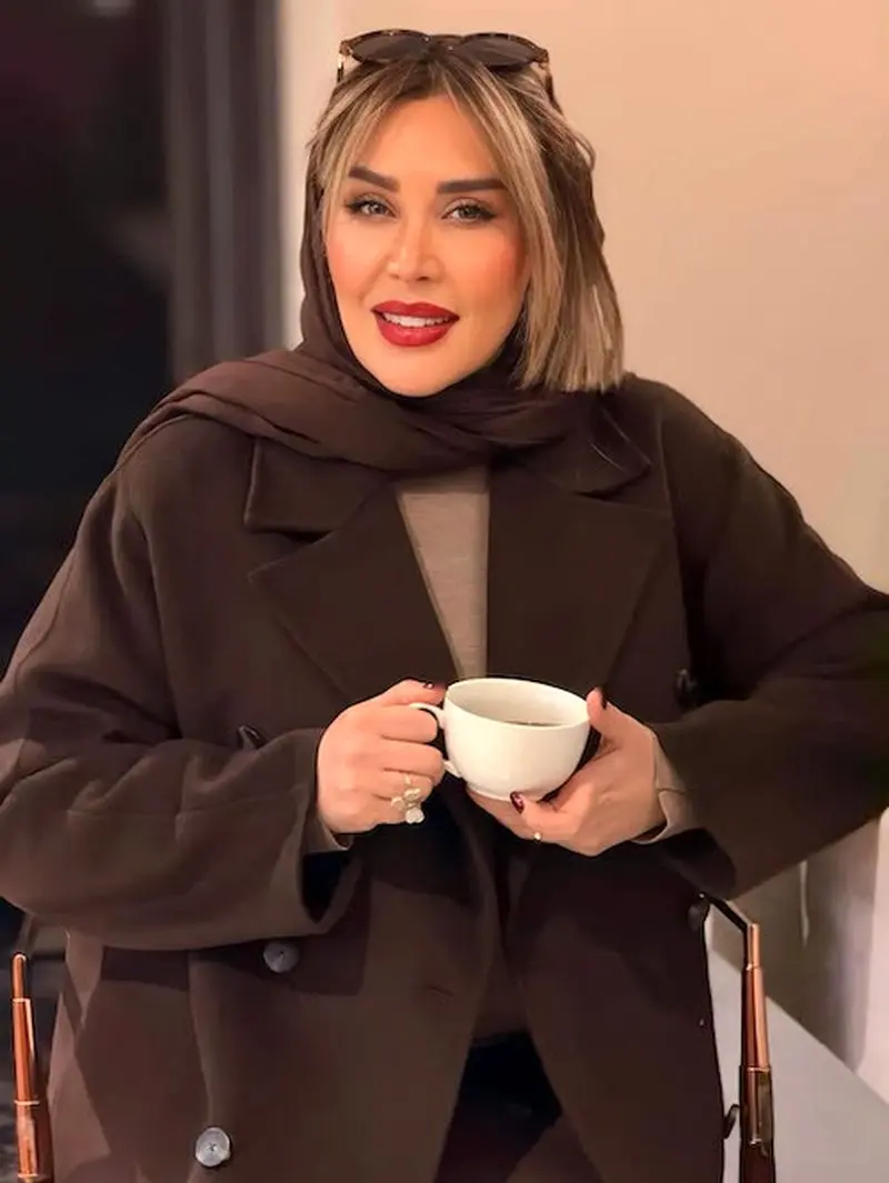 استایل قهوهای سارا منجزیپور