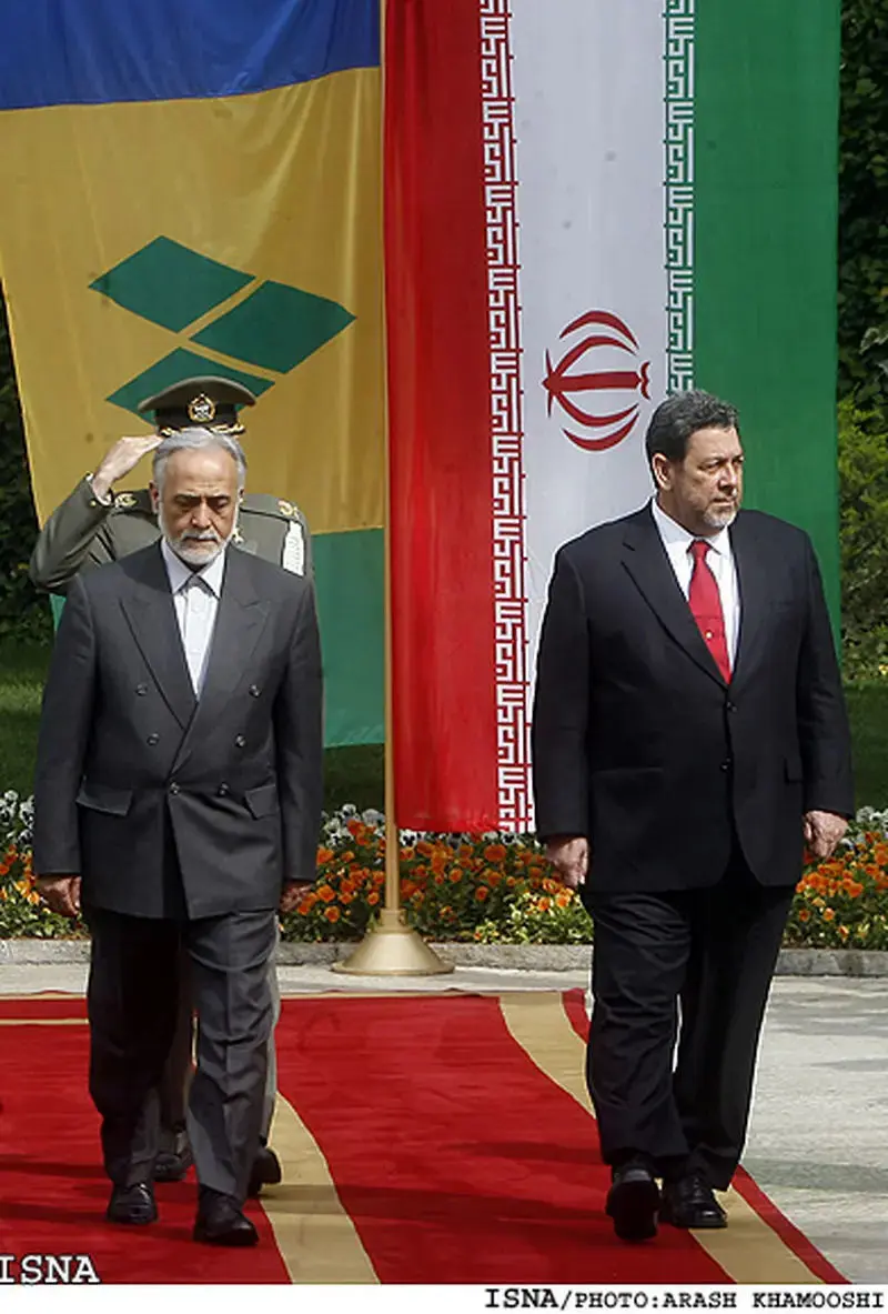 استقبال پرویز داوودی، معاون اول رئیسجمهور از رالف ادوارد گونسالوس، نخستوزیر سنت وینسنت و دگرنادنیس، ۱۳۸۸