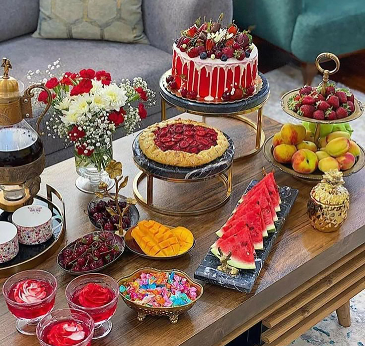 چیدن میز یلدا در مدرسه