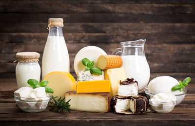 بحران در صنعت لبنیات؛ از افزایش 52 درصدی قیمت شیرخام و کاهش خرید مردم تا شوک به کارخانهها | علت افزایش تولید شیرخشک چیست؟