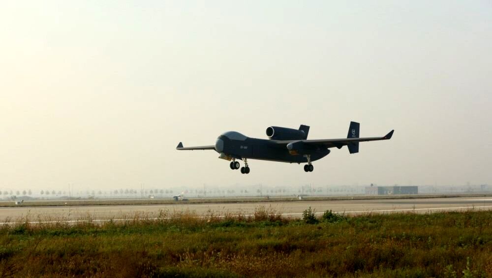 پهپاد قاتل ۱۶ تٌنی با توان حمل بمبهای جنگنده به میدان آمد