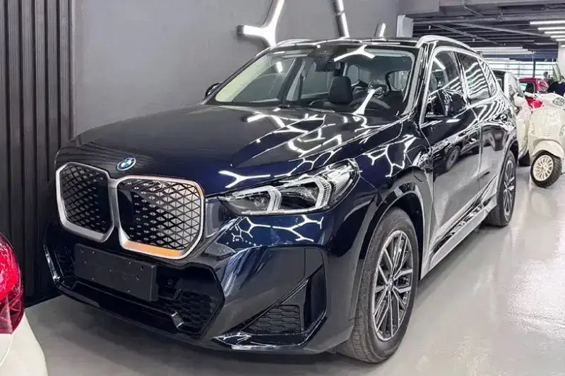 بیامو iX1 2025 - نمای روبرو