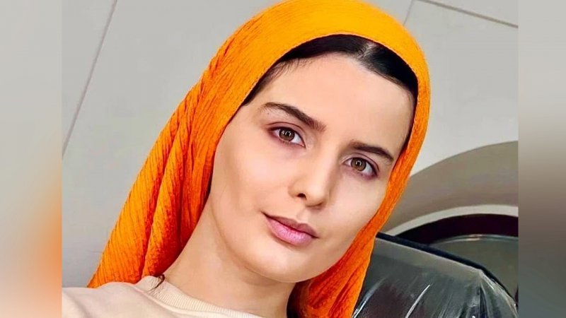 تیپ خاص و چهره غزاله اکرمی در تمرین تیم بولینگ هنرمندان+ عکس