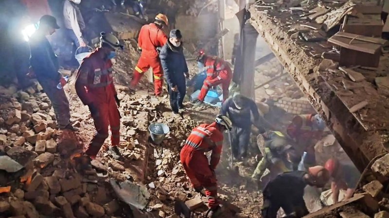 انفجار شدید در قم / یک ساختمان مسکونی کامل ویران شد