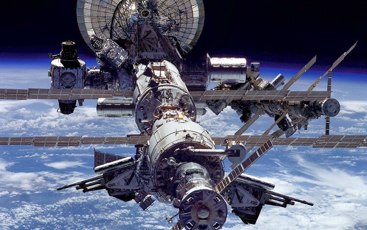 بازگشت فضانوردان به مدار