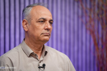 انتقاد زیدآبادی از یادداشت شریعتمداری درباره شکوری راد؛ دست مریزاد یا بوسۀ مرگ؟/ پزشکیان از این نوع دست مریزاد گفتن ها اعلام برائت کند