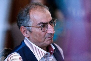 زیباکلام: ایران و آمریکا اراده توافق دارند/ جنگ کشور را ویران میکند اما به سقوط نظام منجر نمیشود/ اگر جنگ شود یک تیر چراغ برق هم نمی ماند