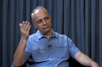 انتقاد تند زیدآبادی از جبهه پایداری؛ پیروان مصباح یزدی که پیش از حوادث دی ماه خود را مدافع حقوق مردم معرفی می‌کردند، حالا با زبان خشونت تهدید می‌کنند