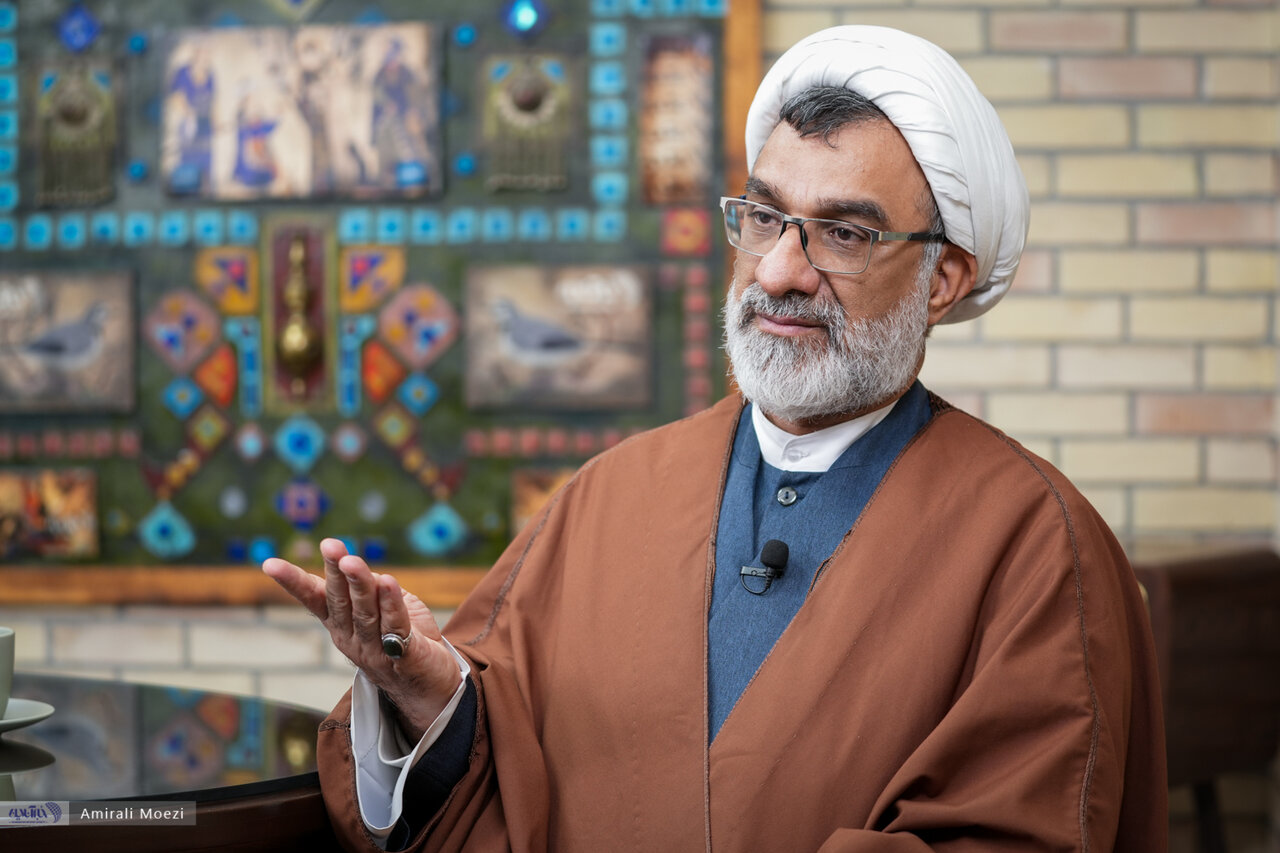 دبیر شورایعالی انقلاب فرهنگی: درصد بالایی از خانم‌های کشف حجاب کننده، گفته اند این سبک را می‌پسندیم/ منشا بخشی از اتفاقات ۱۴۰۱ تصمیمات نادرست بود