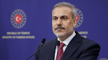 فیدان: نظام سیاسی ایران فرو نمی‌پاشد