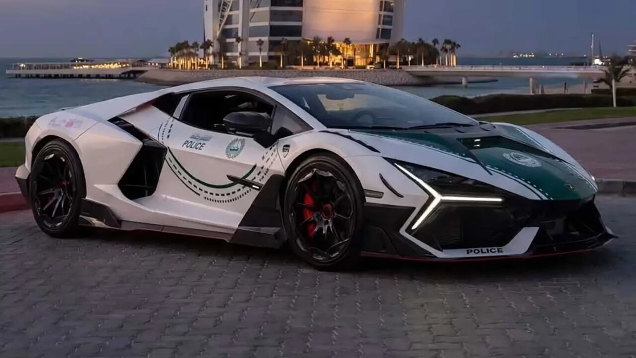 ماشین پلیس جدید دبی معرفی شد