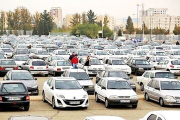 وضعیت بازار خودرو امروز جمعه ۲۴ بهمن‌ماه ۱۴۰۴ / قیمت خودرو سر به فلک کشید + جدول