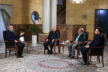 رمزگشایی از نشست پزشکیان با سه چهره سیاسی در تلویزیون/ مهم این است که این  سه  مجری نیستند و کسی از اتاق فرمان آنان را هدایت نمی‌کند